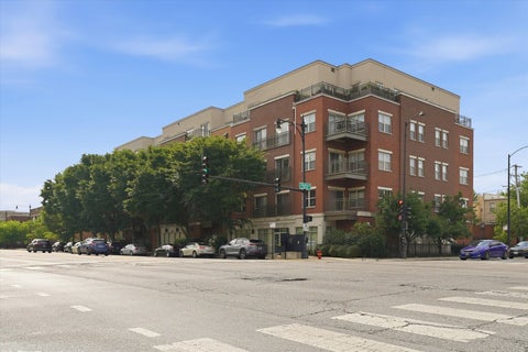 Photo of 1155 W Roosevelt Road #404, Chicago, IL 60608 (MLS # 12706596)