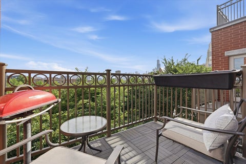 Tiny photo for 1155 W Roosevelt Road #404, Chicago, IL 60608 (MLS # 12706596)