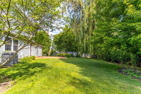 Tiny photo for 1338 Trinity Place, Libertyville, IL 60048 (MLS # 12496786)