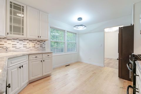 Tiny photo for 1338 Trinity Place, Libertyville, IL 60048 (MLS # 12496786)