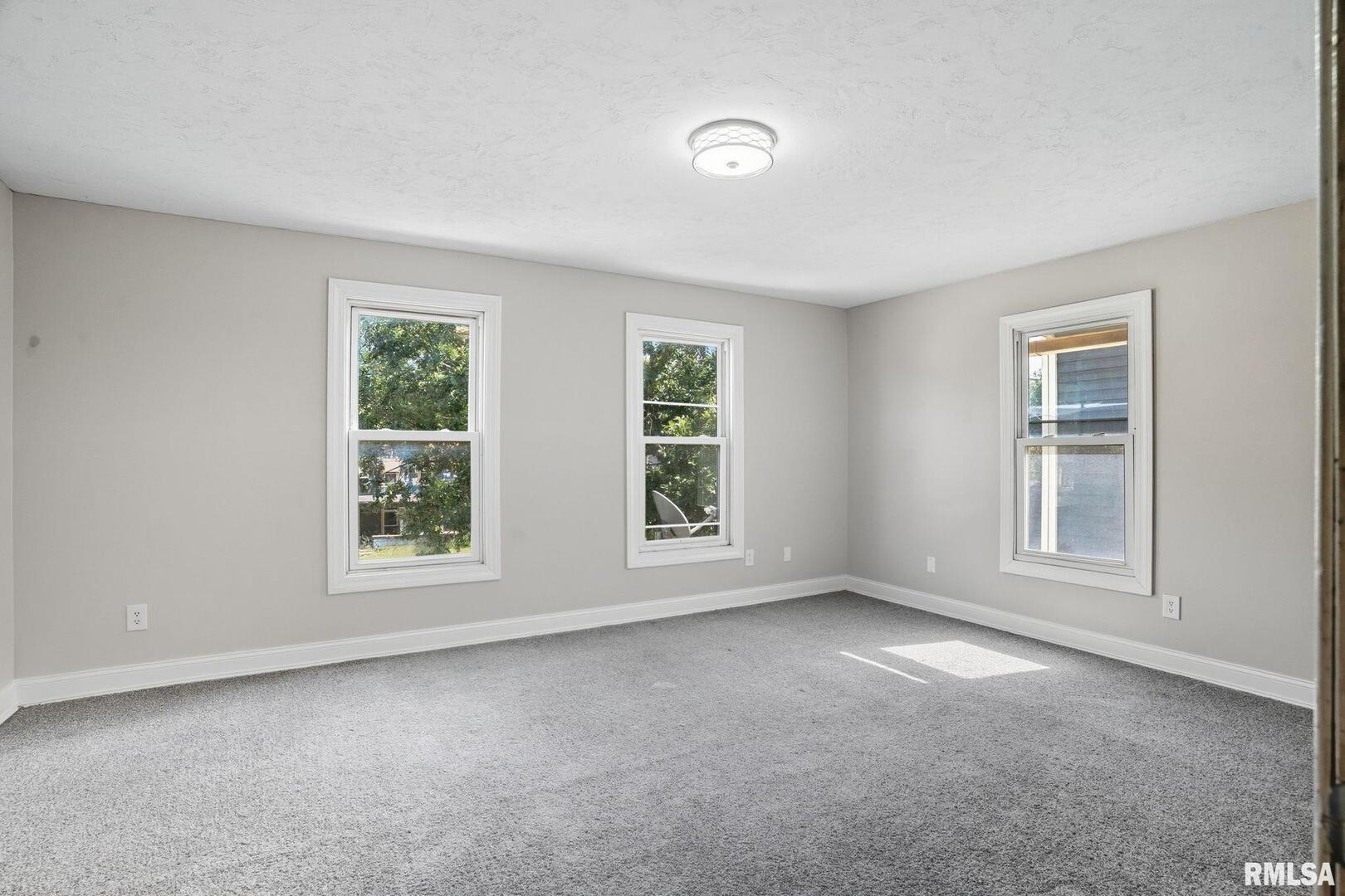 1222 PERSHING Avenue