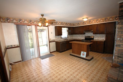 Tiny photo for 5410 Surrey Drive, Bettendorf, IA 52722 (MLS # 12771918)