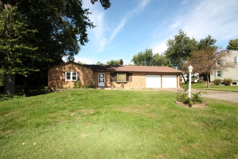 Photo of 5410 Surrey Drive, Bettendorf, IA 52722 (MLS # 12771918)