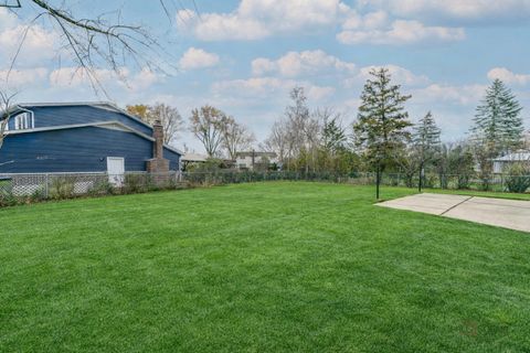 Tiny photo for 214 W Hintz Road, Arlington Heights, IL 60004 (MLS # 12548713)