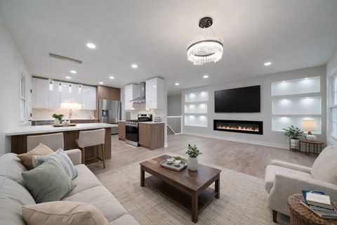 Tiny photo for 214 W Hintz Road, Arlington Heights, IL 60004 (MLS # 12548713)