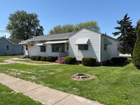 Tiny photo for 109 N 3RD Street, Hartsburg, IL 62643 (MLS # 12636491)