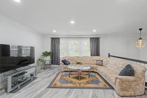 Tiny photo for 1350 Nottingham Lane, Hoffman Estates, IL 60169 (MLS # 12654165)