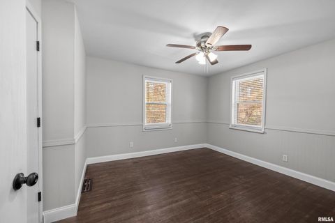 Tiny photo for 1419 DIVISION Street, Davenport, IA 52804 (MLS # QC4269335)