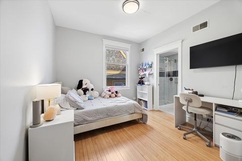 Tiny photo for 530 N East Avenue, Oak Park, IL 60302 (MLS # 12576151)