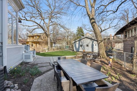 Tiny photo for 530 N East Avenue, Oak Park, IL 60302 (MLS # 12576151)