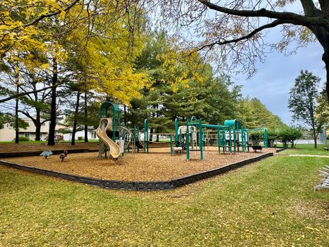 Tiny photo for 18 Greenview Road, Oakwood Hills, IL 60013 (MLS # 12500509)