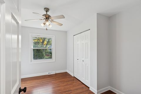 Tiny photo for 18 Greenview Road, Oakwood Hills, IL 60013 (MLS # 12500509)