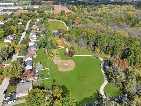 Tiny photo for 18 Greenview Road, Oakwood Hills, IL 60013 (MLS # 12500509)