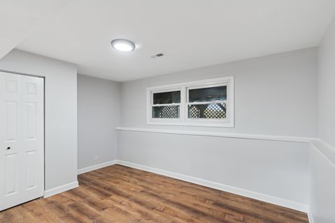 Tiny photo for 18 Greenview Road, Oakwood Hills, IL 60013 (MLS # 12500509)