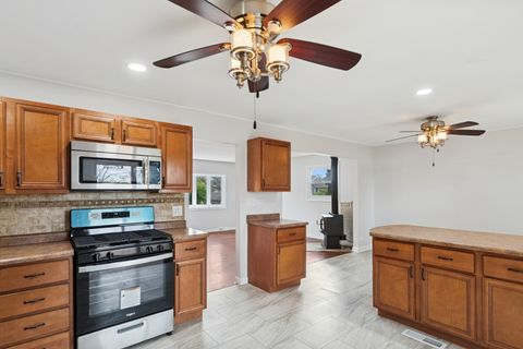 Tiny photo for 18 Greenview Road, Oakwood Hills, IL 60013 (MLS # 12500509)