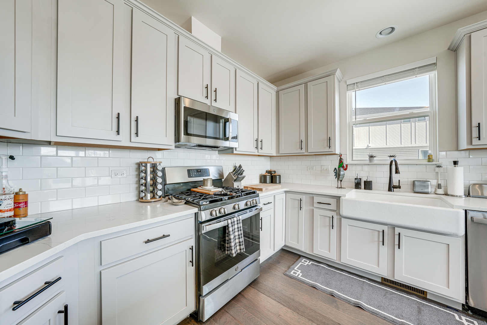 3s530 Cambridge Court