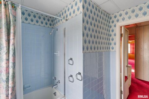 Tiny photo for 2709 16TH Street, Moline, IL 61265 (MLS # QC4269771)