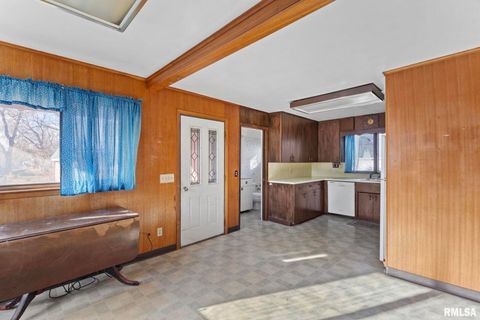 Tiny photo for 2709 16TH Street, Moline, IL 61265 (MLS # QC4269771)