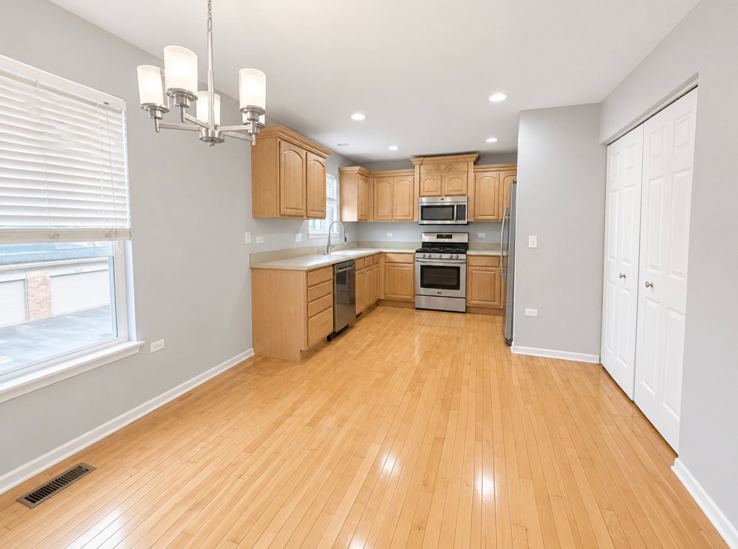 3131 SAGANASHKEE Lane