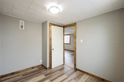 Tiny photo for 1717 36th Avenue, East Moline, IL 61244 (MLS # 100000266)