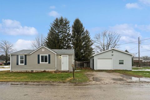 Tiny photo for 1717 36th Avenue, East Moline, IL 61244 (MLS # 100000266)