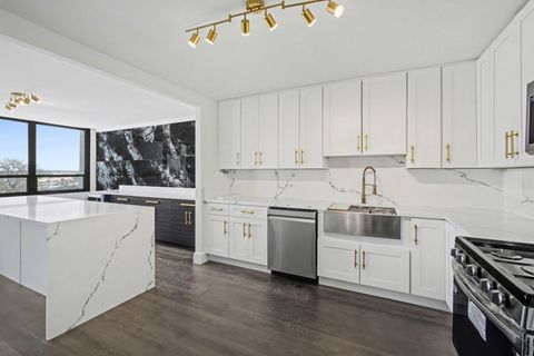 Tiny photo for 8801 W Golf Road #6E, Niles, IL 60714 (MLS # 12547679)