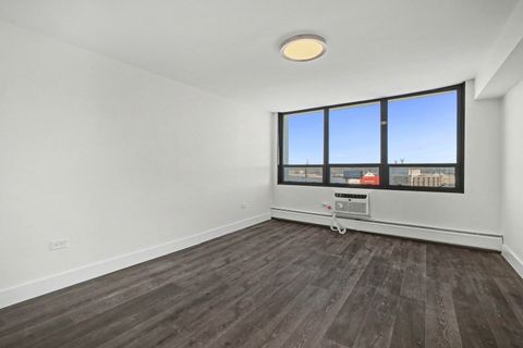 Tiny photo for 8801 W Golf Road #6E, Niles, IL 60714 (MLS # 12547679)