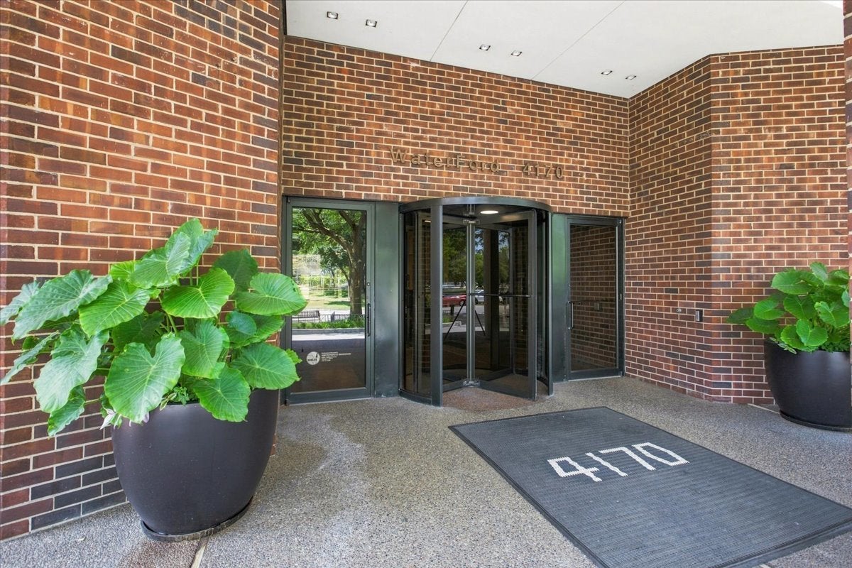 4170 N Marine Drive 3A