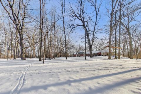 Tiny photo for 26225 N Hickory Road, Mundelein, IL 60060 (MLS # 12556443)