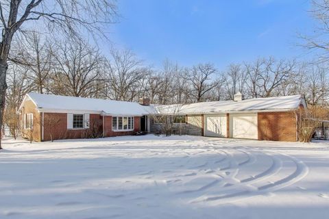 Photo of 26225 N Hickory Road, Mundelein, IL 60060 (MLS # 12556443)