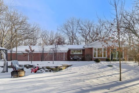 Tiny photo for 26225 N Hickory Road, Mundelein, IL 60060 (MLS # 12556443)