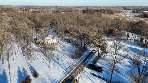 Tiny photo for 26225 N Hickory Road, Mundelein, IL 60060 (MLS # 12556443)