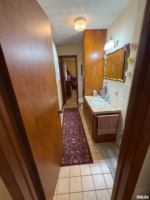 Tiny photo for 411 SUNSET Drive, Centralia, IL 62801 (MLS # EB459422)