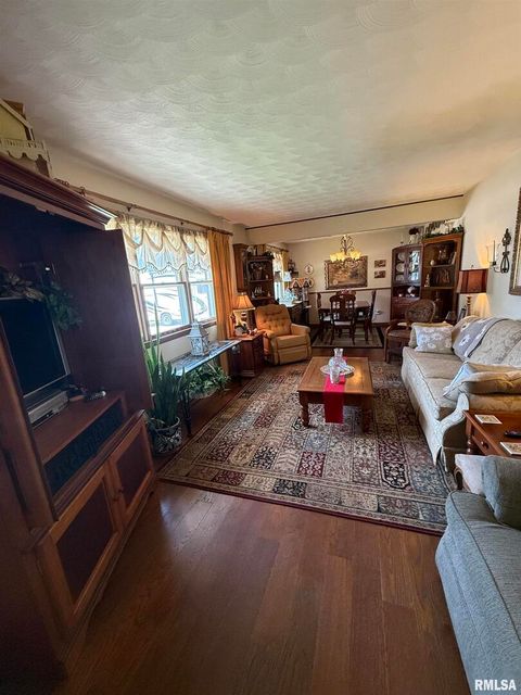 Tiny photo for 411 SUNSET Drive, Centralia, IL 62801 (MLS # EB459422)