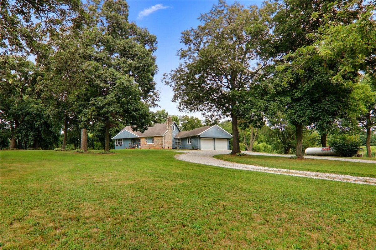 8485 N 2300 East Road