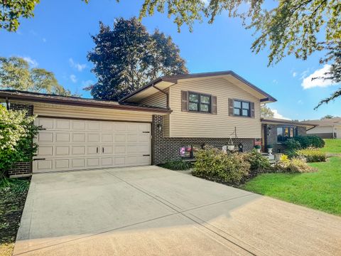 Tiny photo for 177 Cardinal Drive, Bloomingdale, IL 60108 (MLS # 12496765)