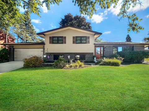 Photo of 177 Cardinal Drive, Bloomingdale, IL 60108 (MLS # 12496765) Photo of 177 Cardinal Drive, Bloomingdale, IL 60108 (MLS # 12496765)