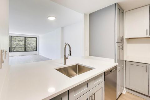 Tiny photo for 5050 S East End Avenue #4B, Chicago, IL 60615 (MLS # 12484730)