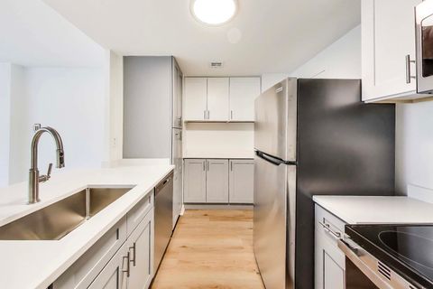 Tiny photo for 5050 S East End Avenue #4B, Chicago, IL 60615 (MLS # 12484730)