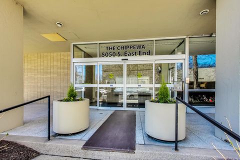 Tiny photo for 5050 S East End Avenue #4B, Chicago, IL 60615 (MLS # 12484730)