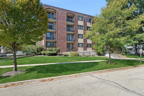 Tiny photo for 104 N Pine Avenue #505, Arlington Heights, IL 60004 (MLS # 12523269)