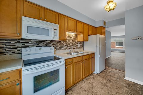 Tiny photo for 1501 Plymouth Place #2W, Glenview, IL 60025 (MLS # 12536555)