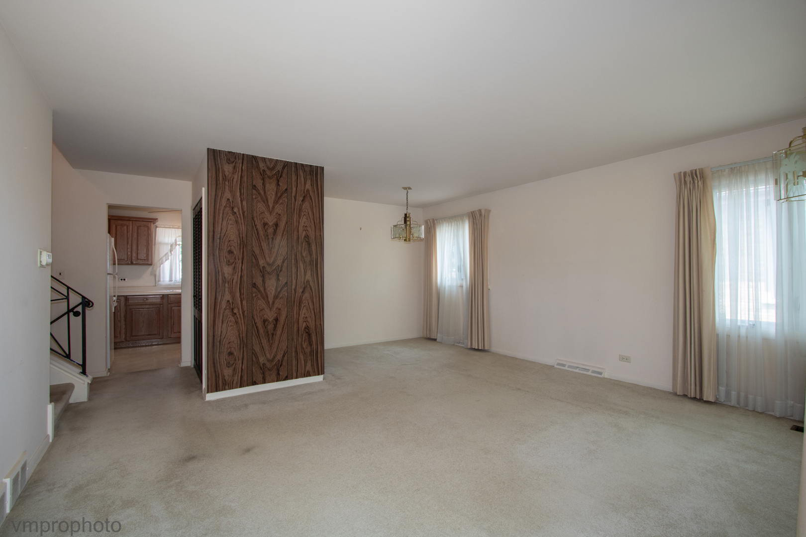 606 N Elmhurst Avenue