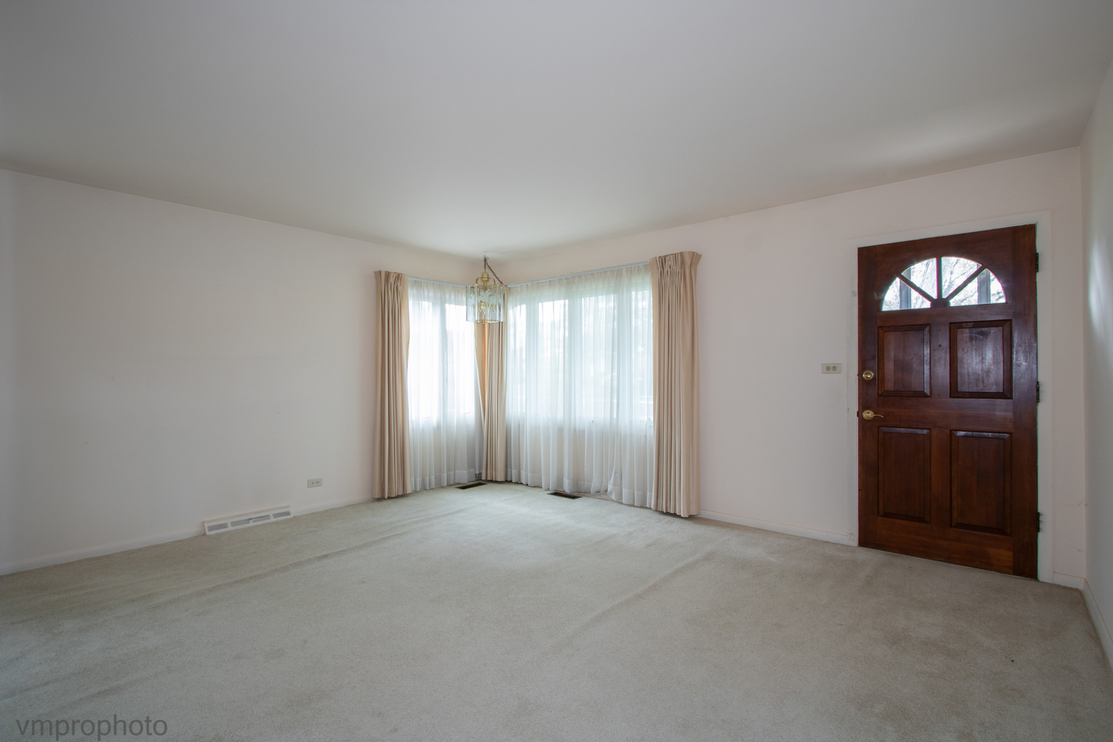 606 N Elmhurst Avenue