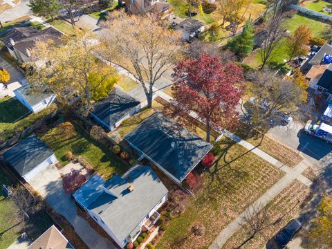 Tiny photo for 101 N Pine Street, Mount Prospect, IL 60056 (MLS # 12540904)