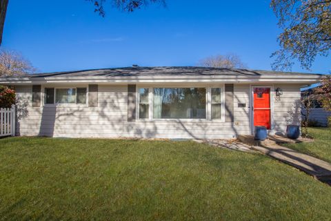 Photo of 101 N Pine Street, Mount Prospect, IL 60056 (MLS # 12540904)