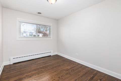 Tiny photo for 101 N Pine Street, Mount Prospect, IL 60056 (MLS # 12540904)