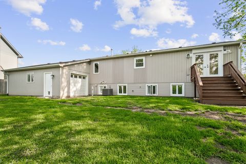 Tiny photo for 2824 Jonquil Lane, Woodridge, IL 60517 (MLS # 12626594)