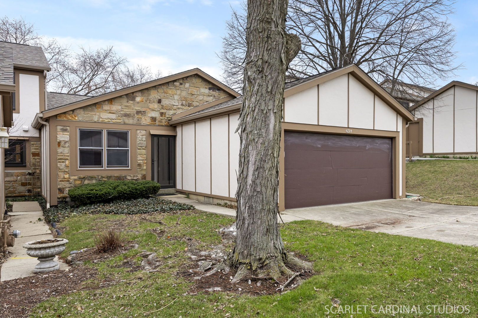 1034 Oakview Drive