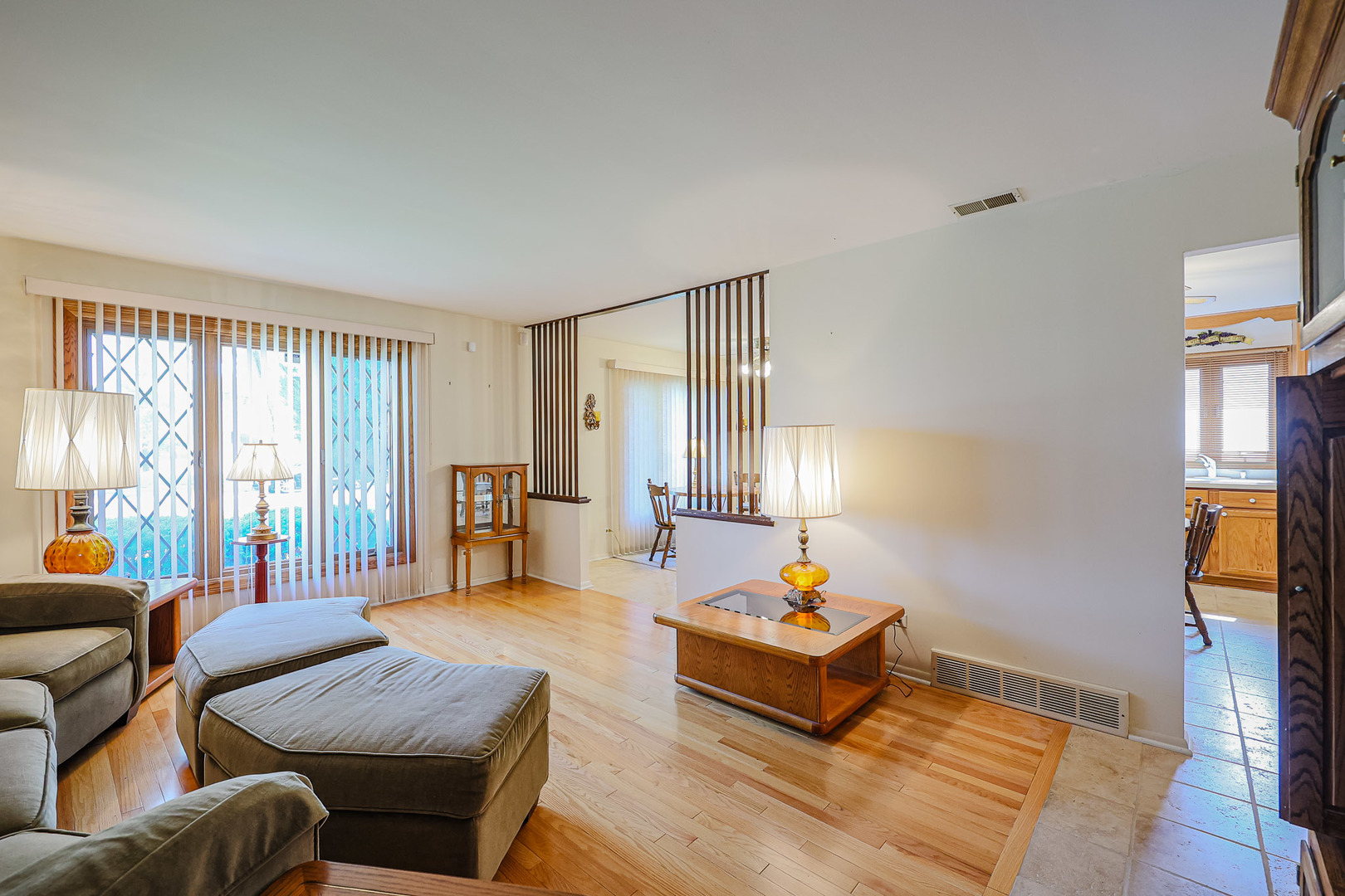 1725 W Magnolia Lane